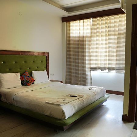 Hotel Elite Sector 45 I Gurgaon Central I Couple Friendly المظهر الخارجي الصورة