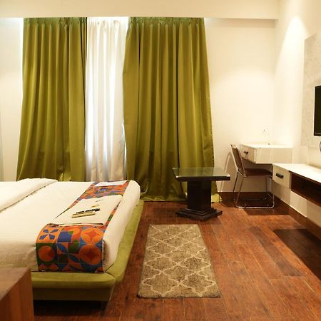 Hotel Elite Sector 45 I Gurgaon Central I Couple Friendly المظهر الخارجي الصورة