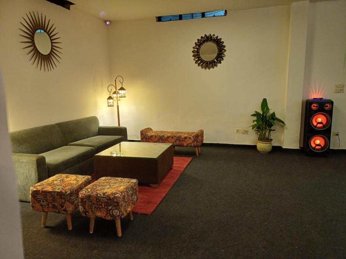 Hotel Elite Sector 45 I Gurgaon Central I Couple Friendly المظهر الخارجي الصورة