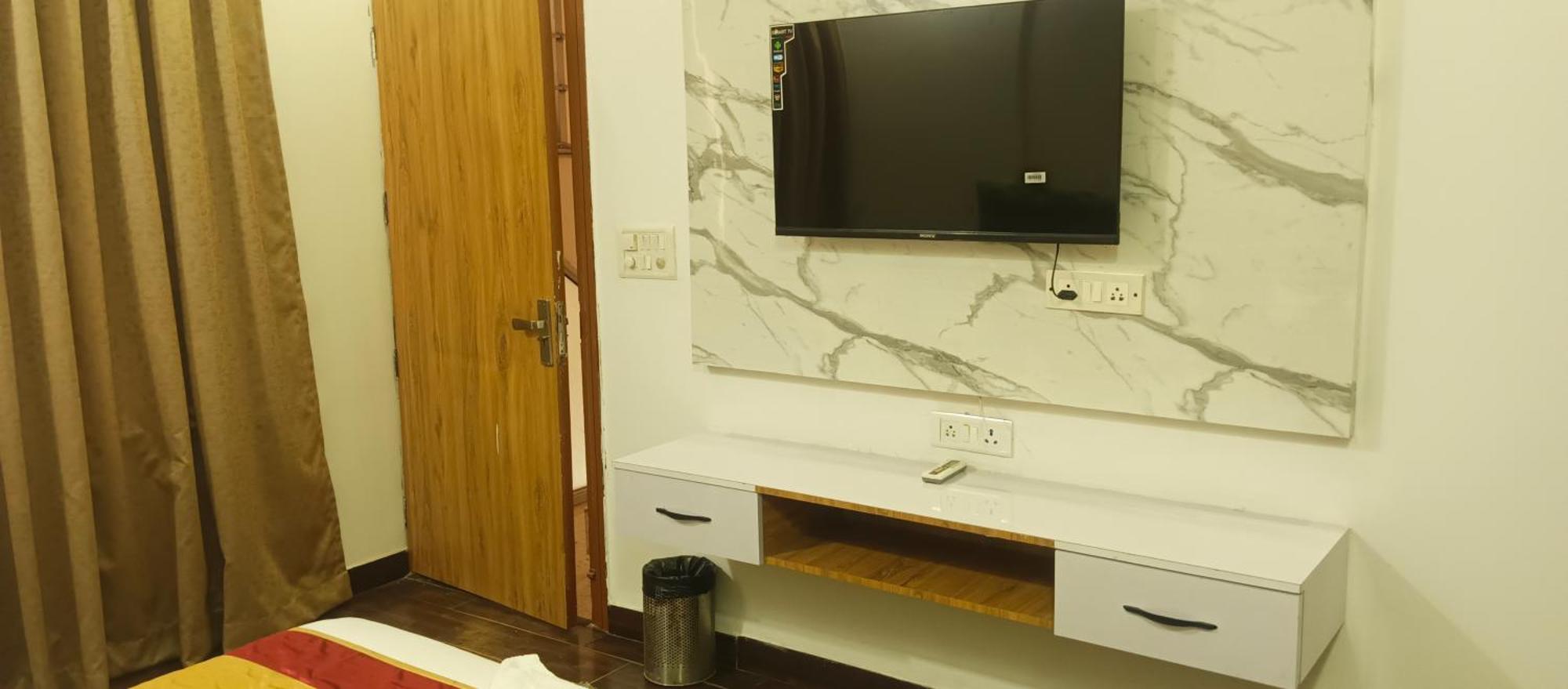 Hotel Elite Sector 45 I Gurgaon Central I Couple Friendly المظهر الخارجي الصورة