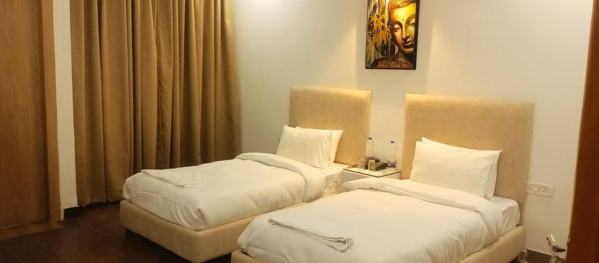 Hotel Elite Sector 45 I Gurgaon Central I Couple Friendly المظهر الخارجي الصورة