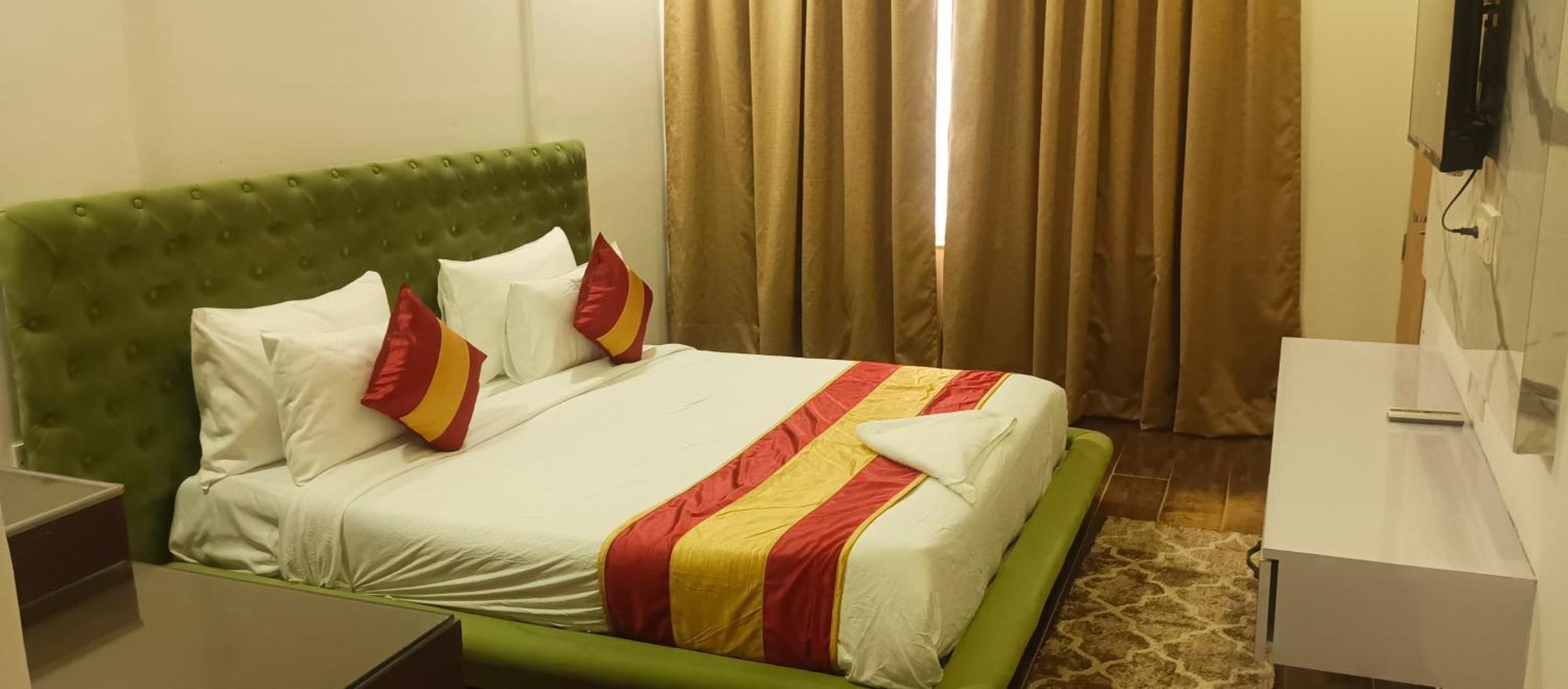 Hotel Elite Sector 45 I Gurgaon Central I Couple Friendly المظهر الخارجي الصورة