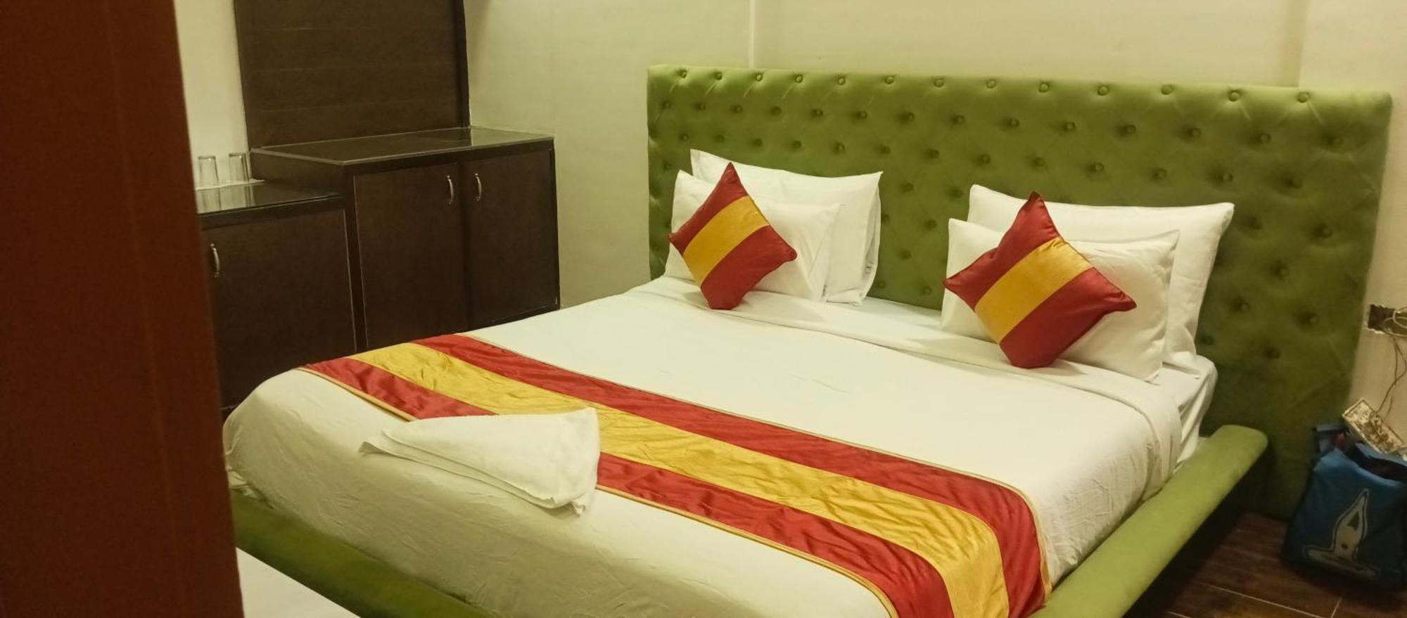 Hotel Elite Sector 45 I Gurgaon Central I Couple Friendly المظهر الخارجي الصورة