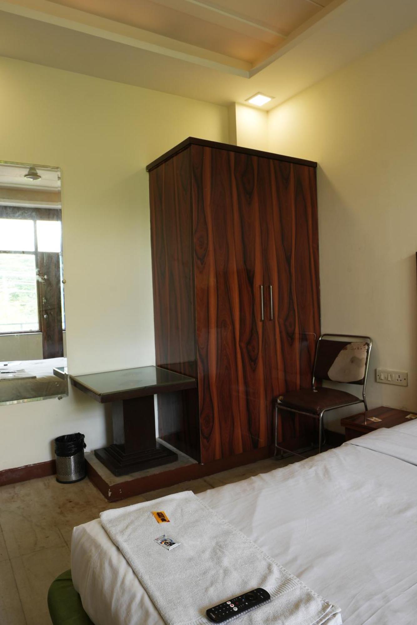 Hotel Elite Sector 45 I Gurgaon Central I Couple Friendly المظهر الخارجي الصورة