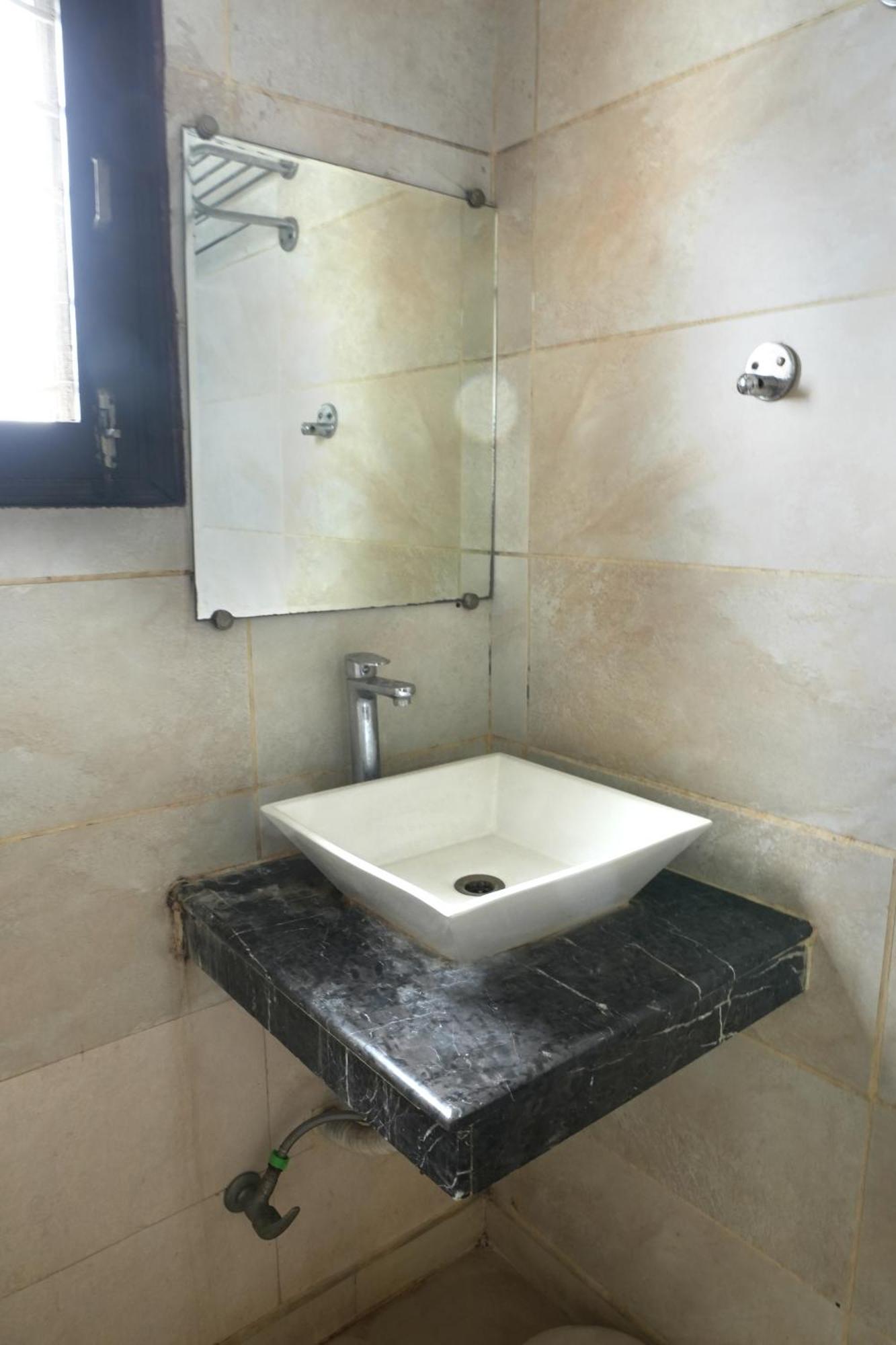 Hotel Elite Sector 45 I Gurgaon Central I Couple Friendly المظهر الخارجي الصورة