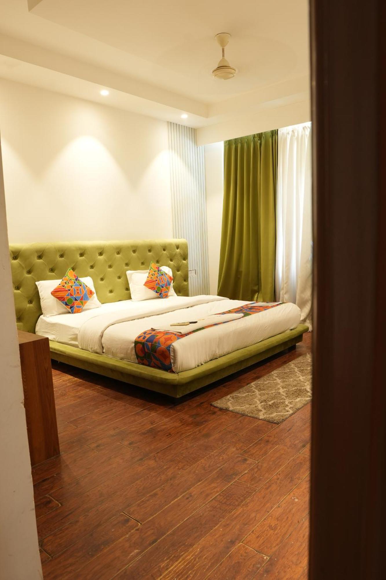 Hotel Elite Sector 45 I Gurgaon Central I Couple Friendly المظهر الخارجي الصورة