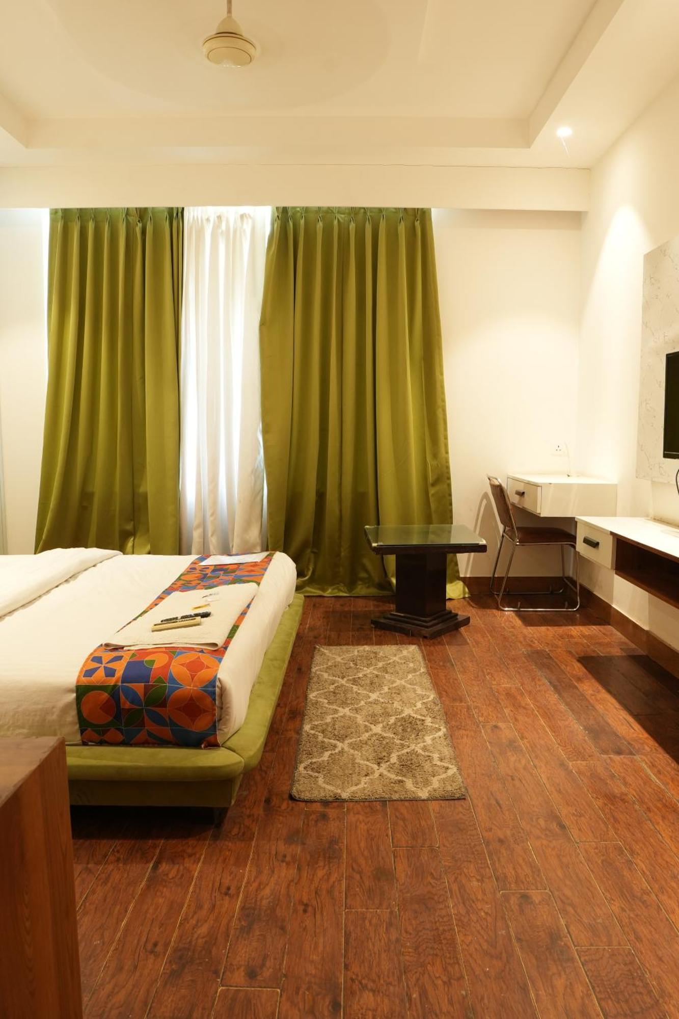 Hotel Elite Sector 45 I Gurgaon Central I Couple Friendly المظهر الخارجي الصورة