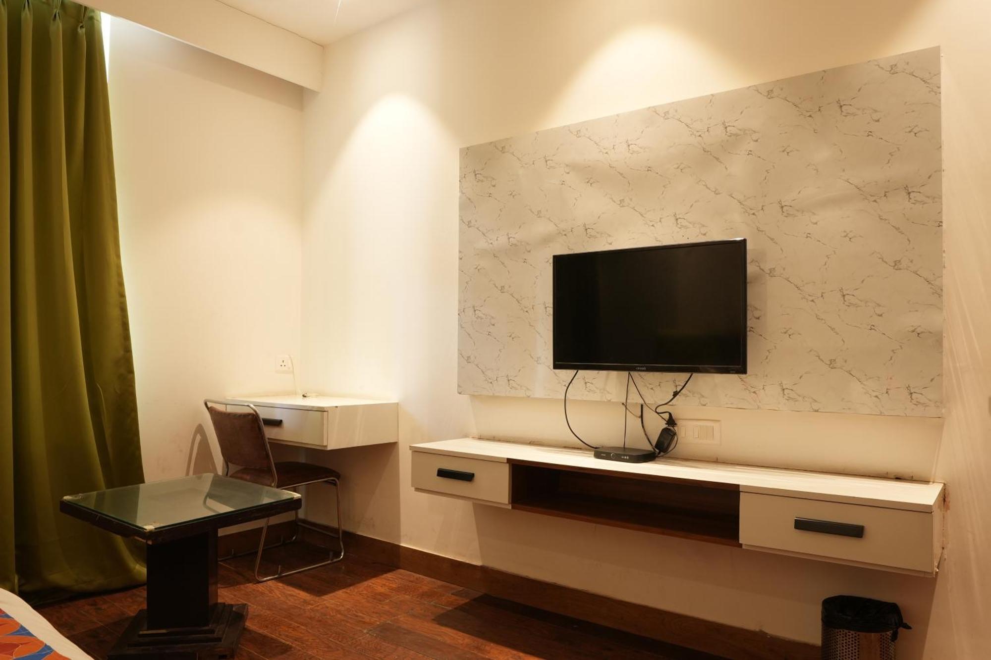 Hotel Elite Sector 45 I Gurgaon Central I Couple Friendly المظهر الخارجي الصورة
